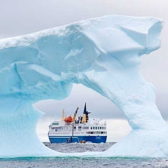 utf-8__A21_3_WALSER_RTD_OCEAN_NOVA_THROUGH-ICEBERG.2.jpeg