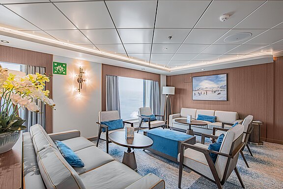 Cruiseship_OceanVictory_Nordic_Bar_02_AE_SMALL.jpg 