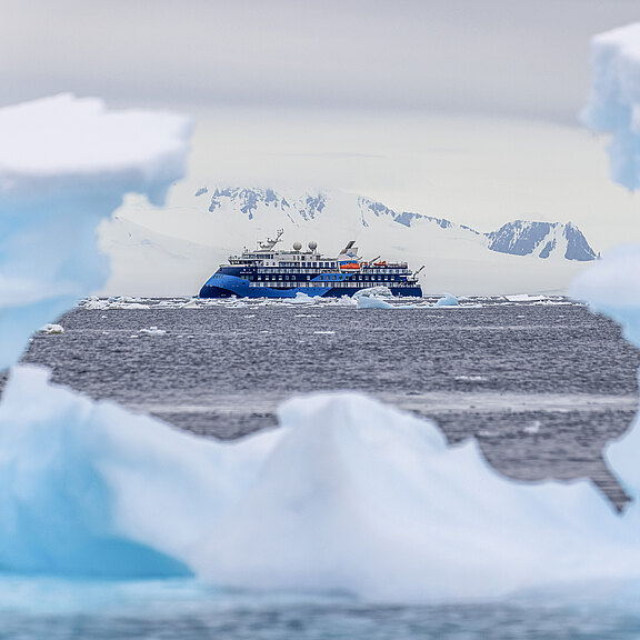 utf-8__Antarctica_AntarcticSound_OceanVictory_Ice_AE.jpg