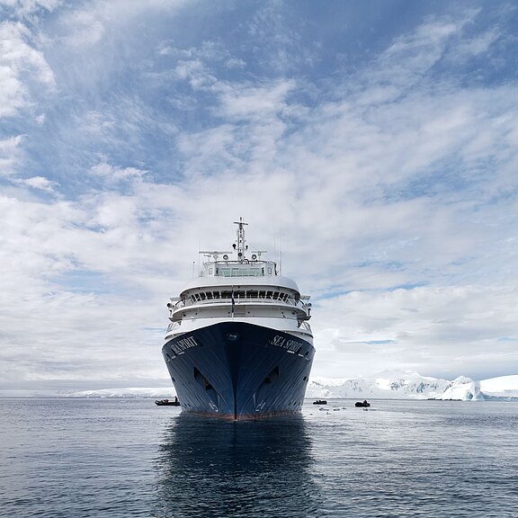SeaSpirit_Antarctica_JohnBozinov_PoseidonExpeditions__2_.jpg 